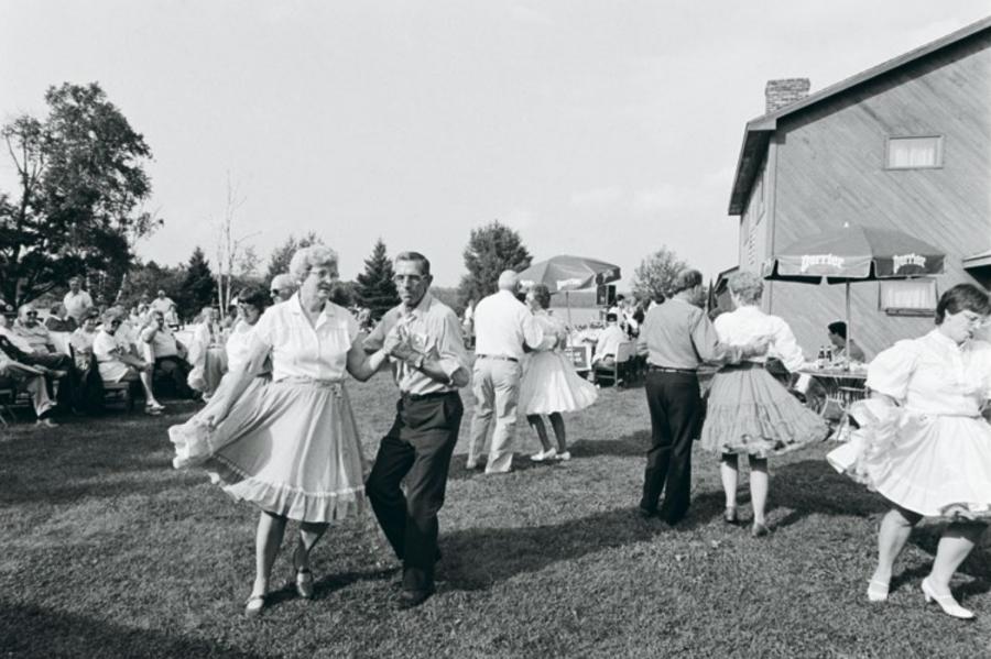 ar-1628503-tf-62987823-1-normal.jpg
